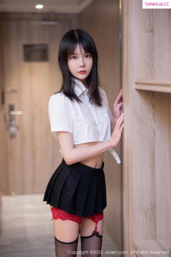   [XiuRen]高清写真图 2023.06.06 No.6862 甜佳佳 黑丝美腿第8张图片